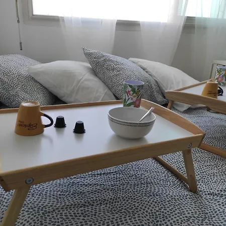 Apartment L'antre De Mer: Beachfront Retreat With Sea Views La Seyne-sur-Mer